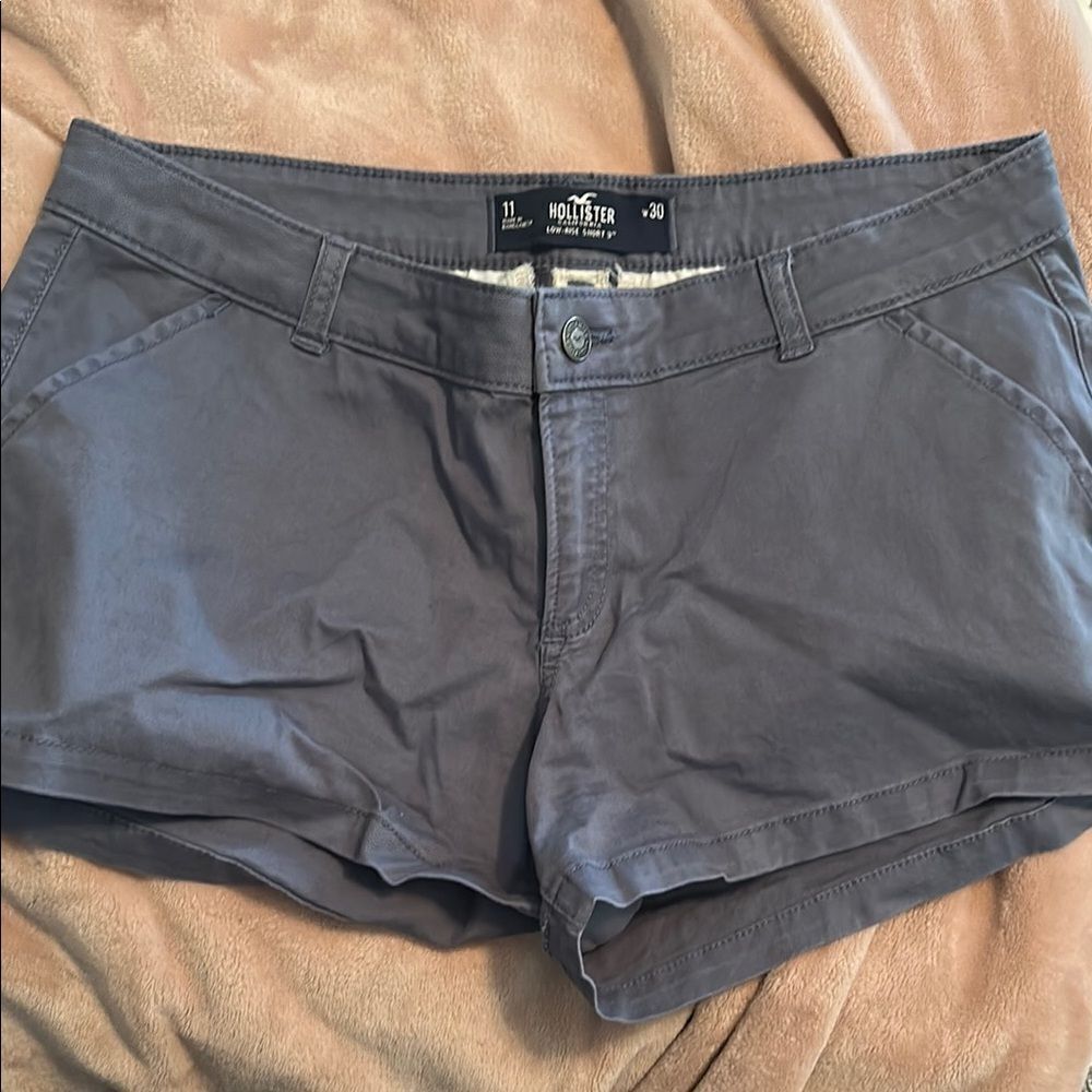 Hollister Women's Gray khaki shorts